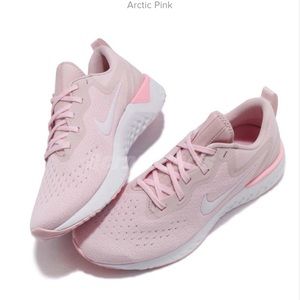 Nike React Women in Pink